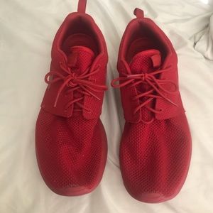 Men’s All Red Roshes
